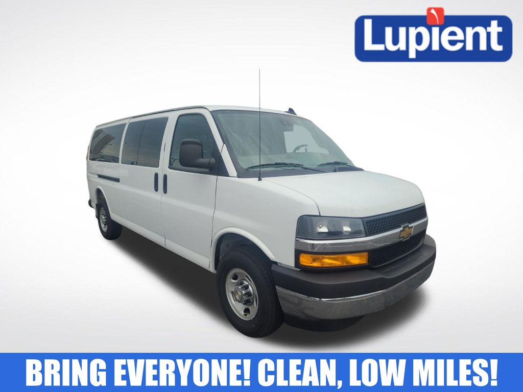 Summit White 2025 Chevrolet Express 3500 LT Extended RWD Van Rear-Wheel Drive 8-Speed Automatic Overdrive