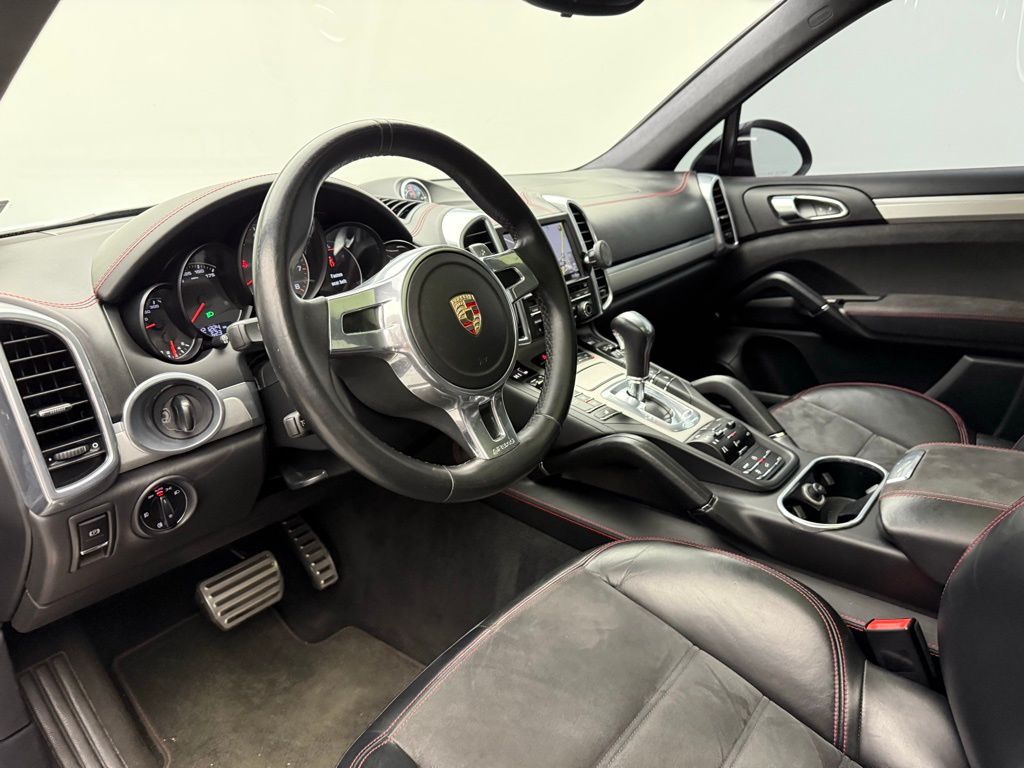 Thumbnail: 2013 Porsche Cayenne - 4