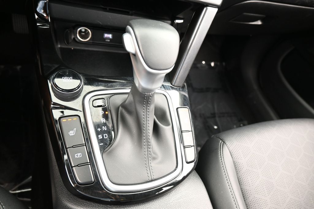 Used 2024 Gravity Gray Kia EX image 30