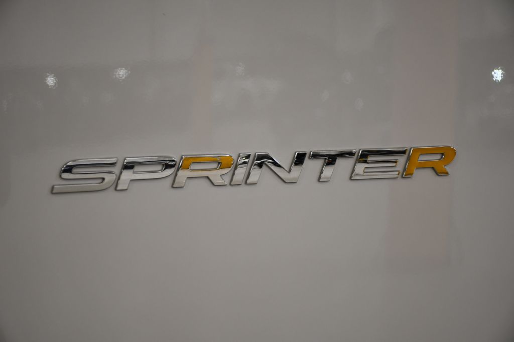 Thumbnail: 2025 Mercedes-Benz Sprinter - 9