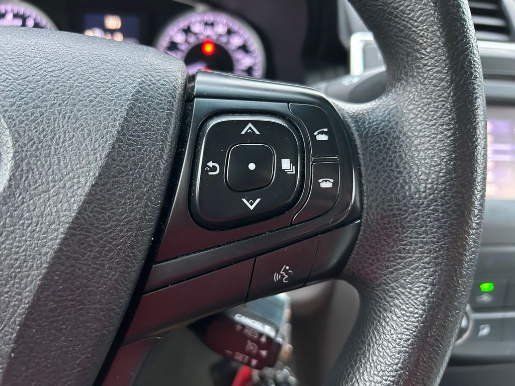 Thumbnail: 2017 Toyota Camry - 18