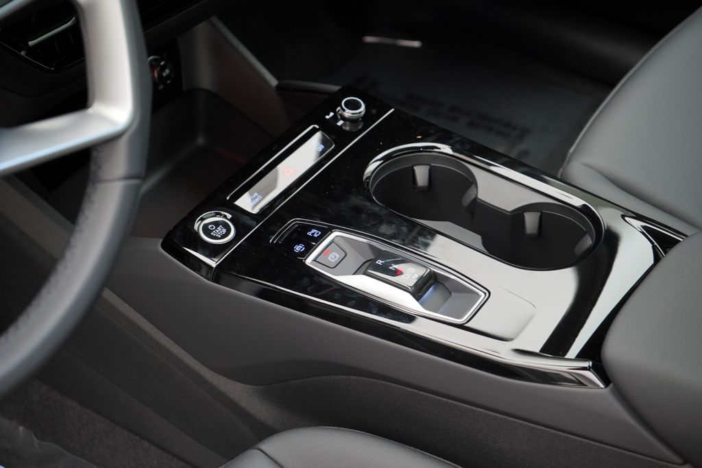 2025 Audi Q6 e-tron Premium 9