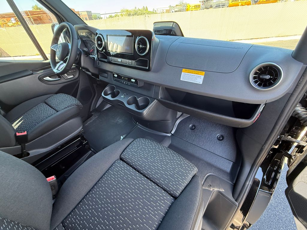 Thumbnail: 2026 Mercedes-Benz Sprinter - 19