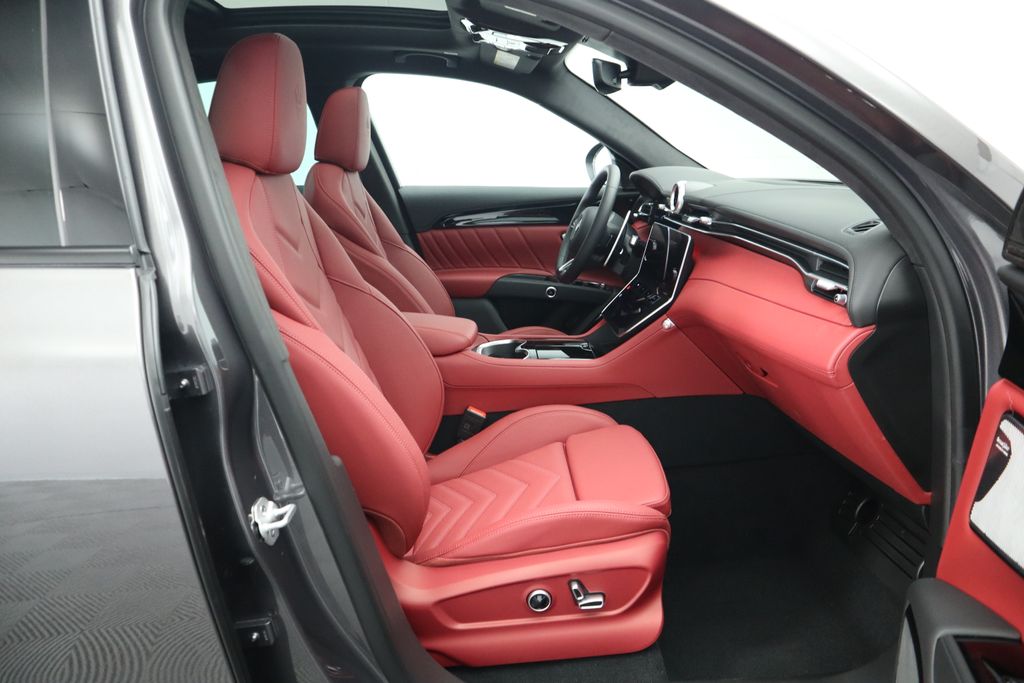 Thumbnail: 2025 Maserati Grecale - 21