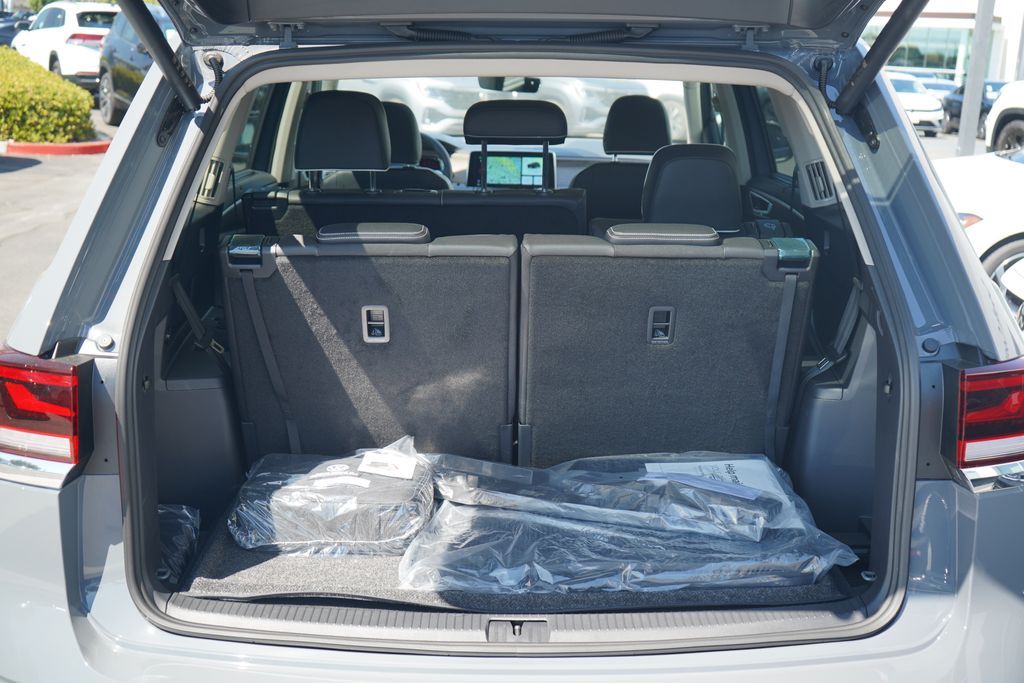 Thumbnail: 2025 Volkswagen Atlas - 12