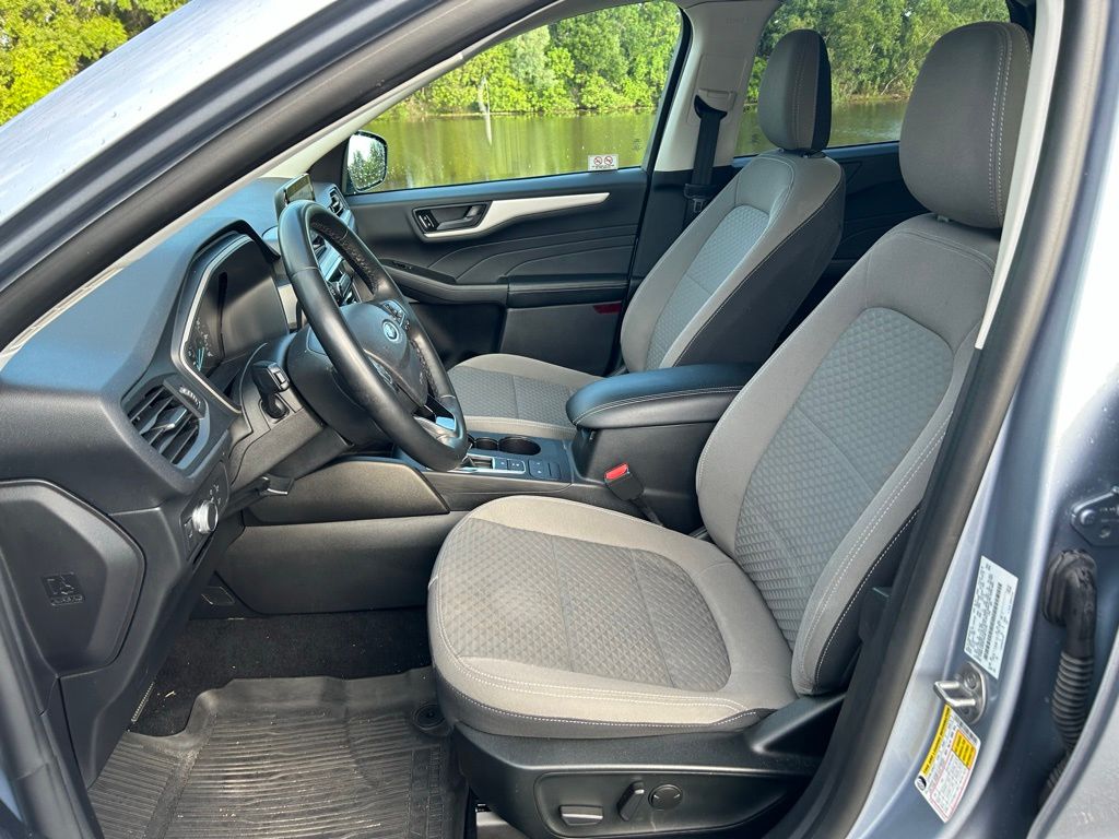 Thumbnail: 2022 Ford Escape - 15
