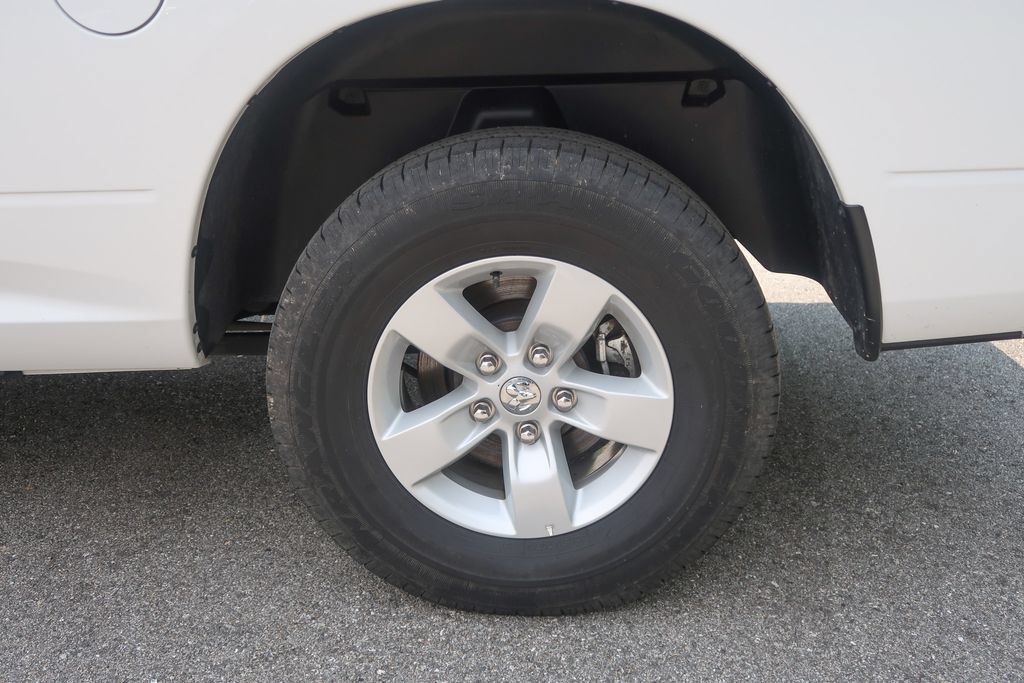 2024 Ram 1500 Classic SLT Quad Cab 4x2 6'4" Box