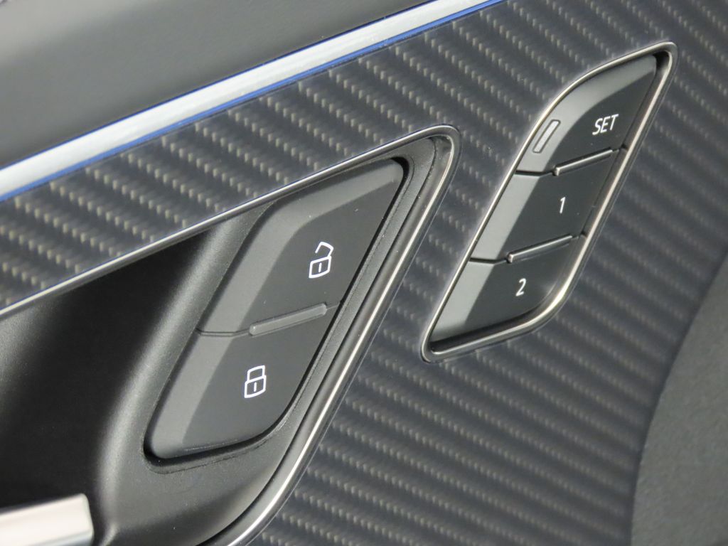 Thumbnail: 2026 Audi SQ7 - 26