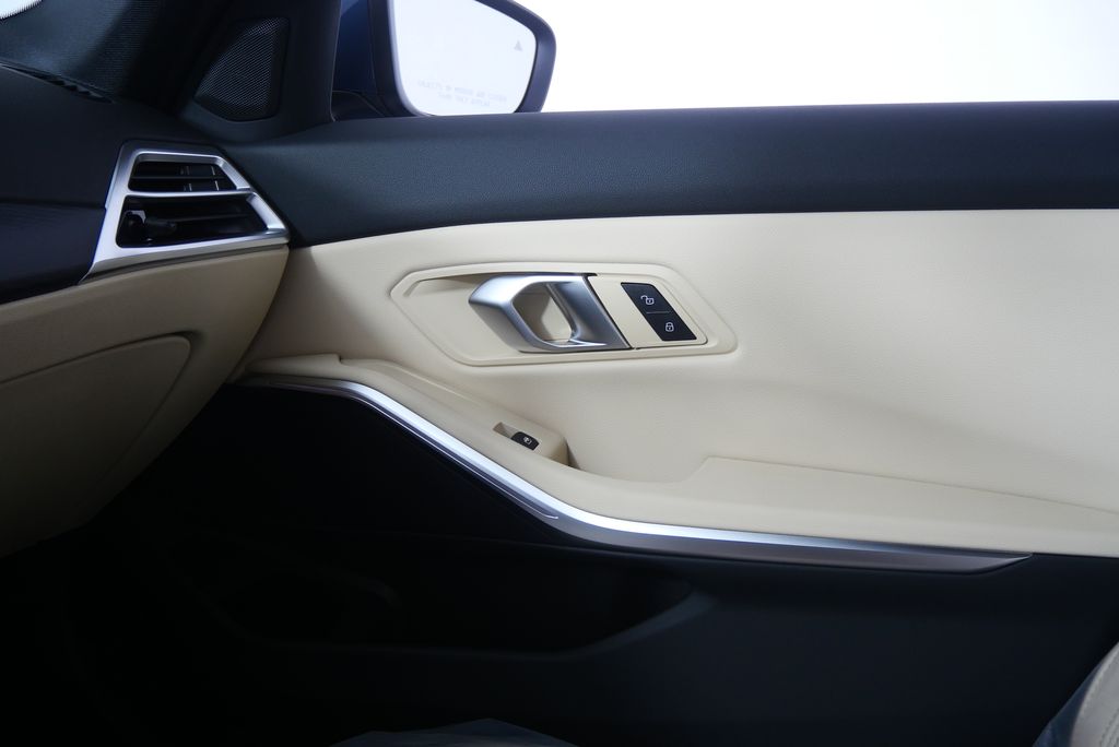 Thumbnail: 2026 BMW 3 Series - 26