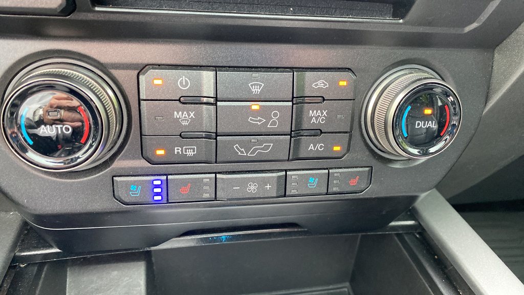 Used 2018 Oxford White Ford Raptor image 18