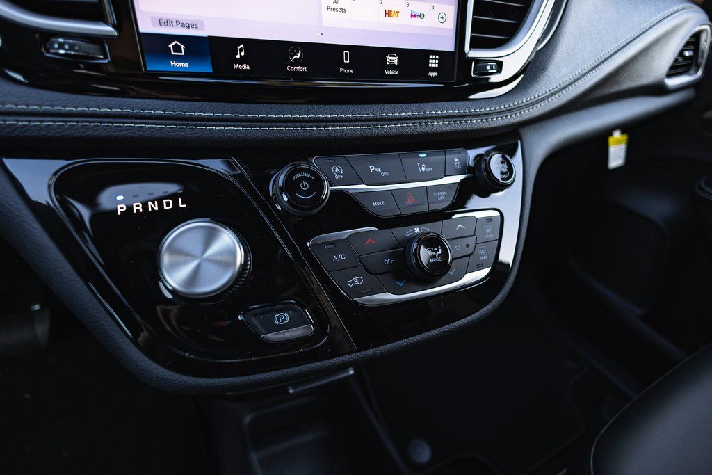 2026 Chrysler Pacifica Select thumbnail 14