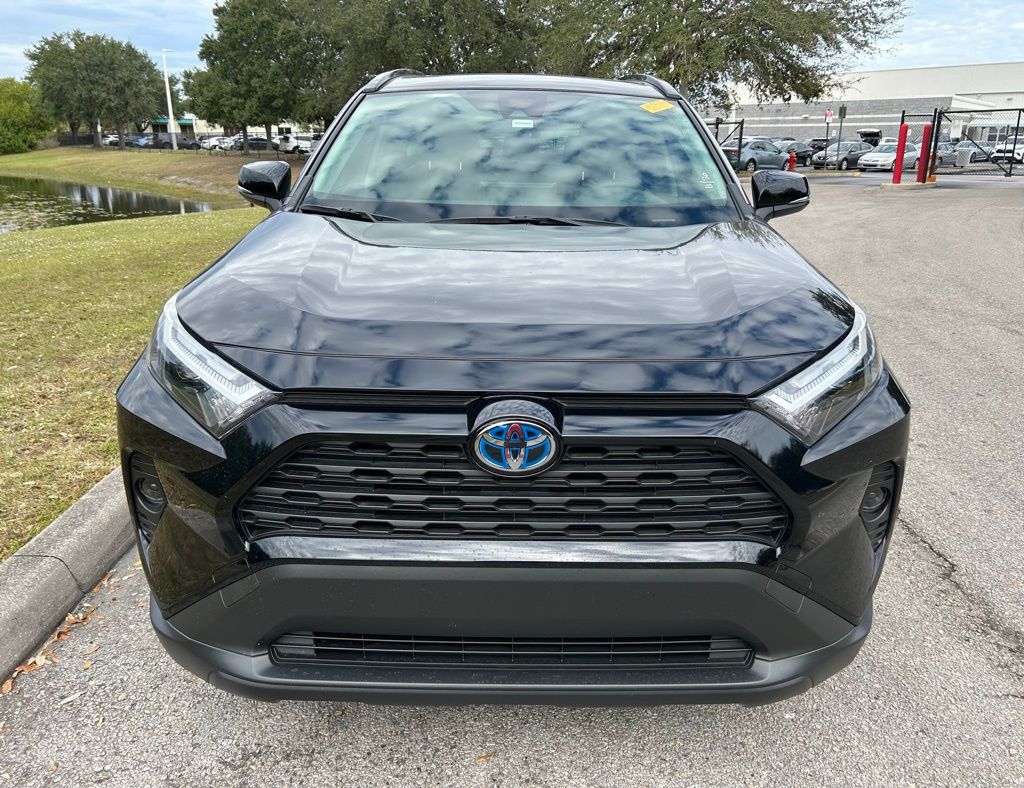 Thumbnail: 2024 Toyota RAV4 - 8