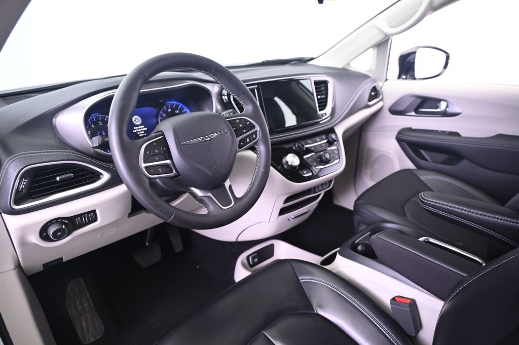 Thumbnail: 2024 Chrysler Pacifica - 27