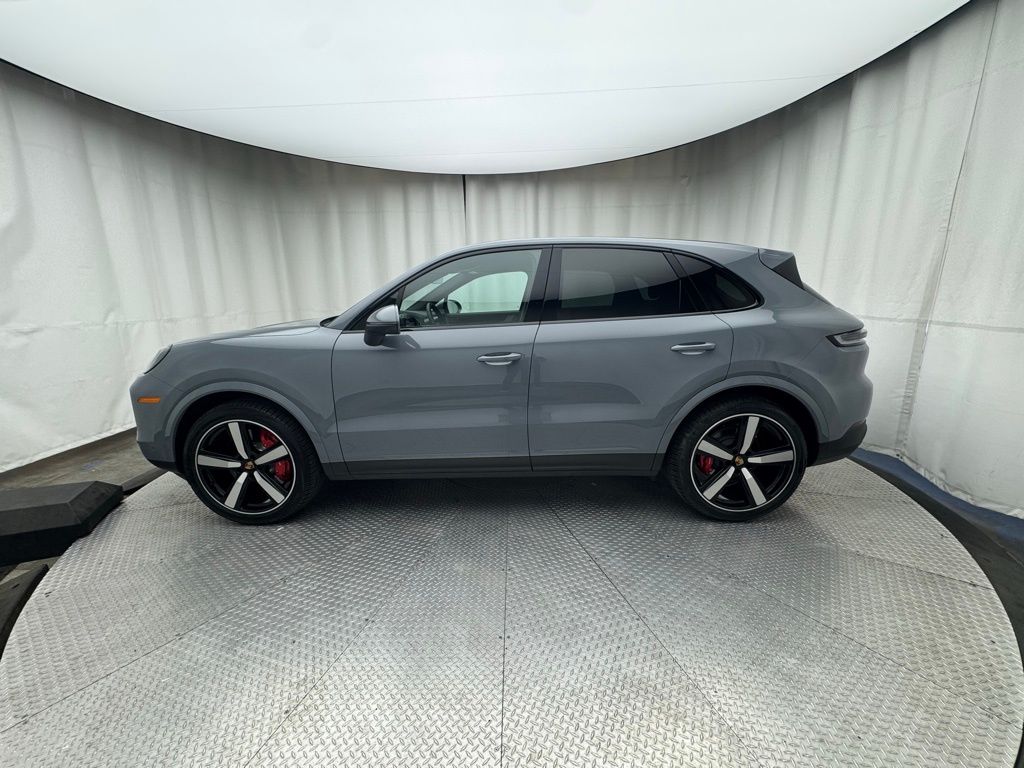 2025 Porsche Cayenne S 2