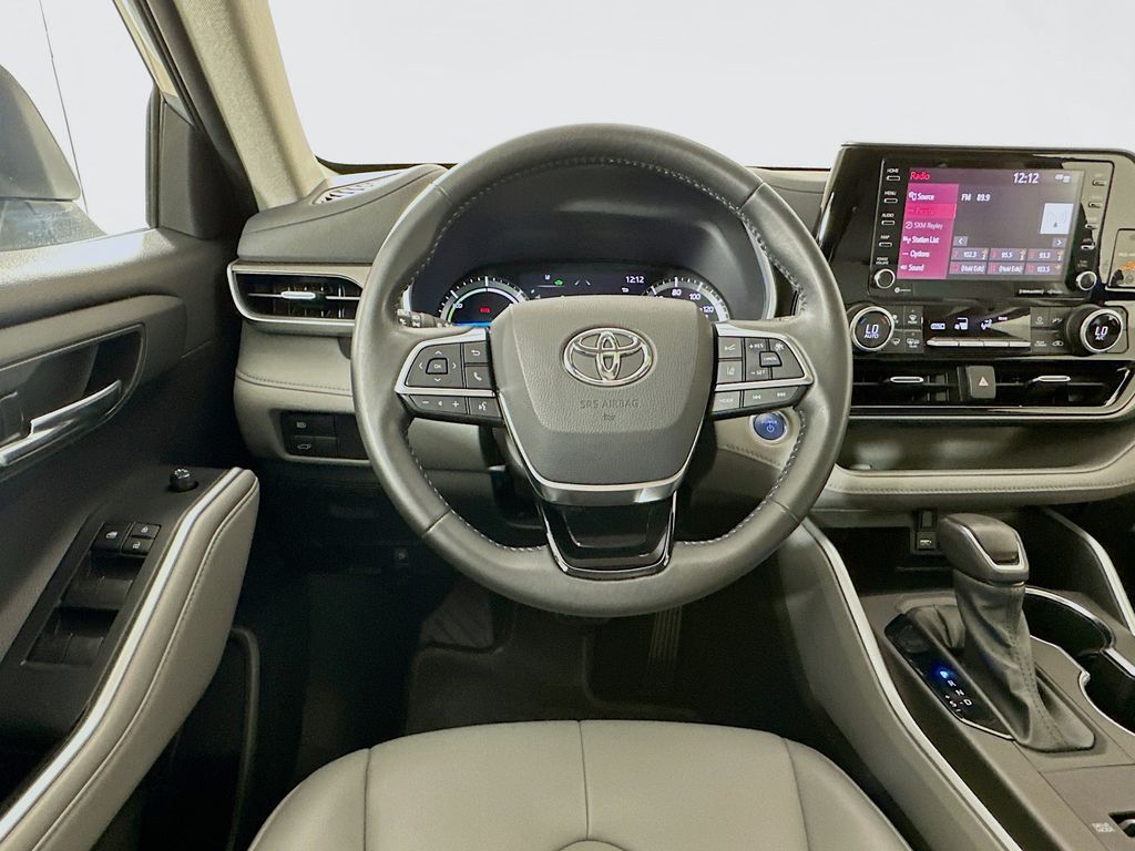Thumbnail: 2021 Toyota Highlander - 23