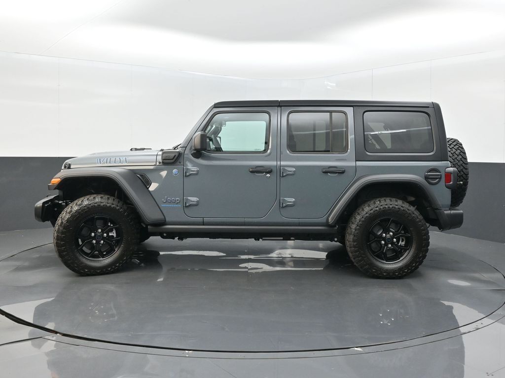 View vehicle photo 4