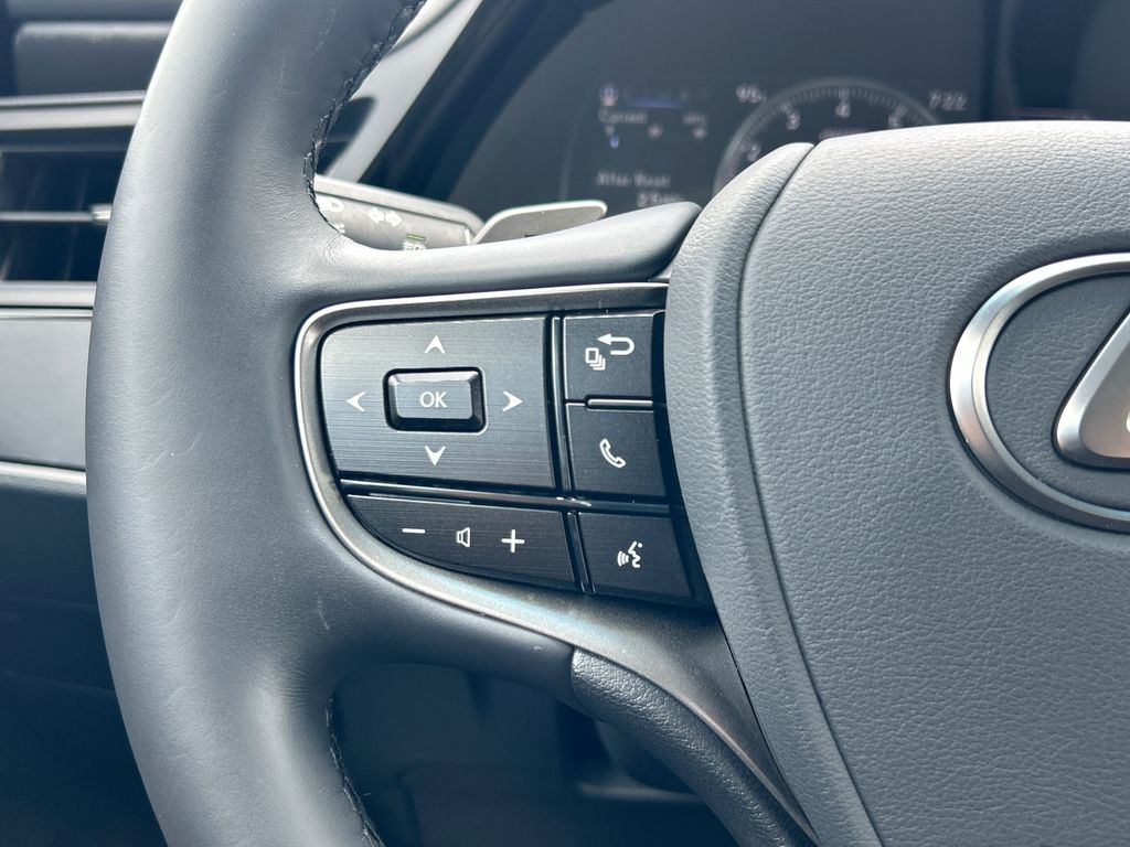 Thumbnail: 2025 Lexus ES - 25