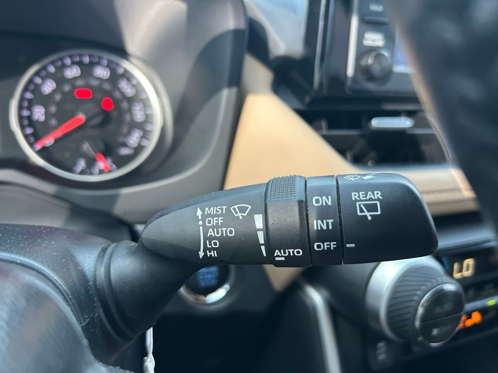 2019 Toyota RAV4 XLE Premium 27