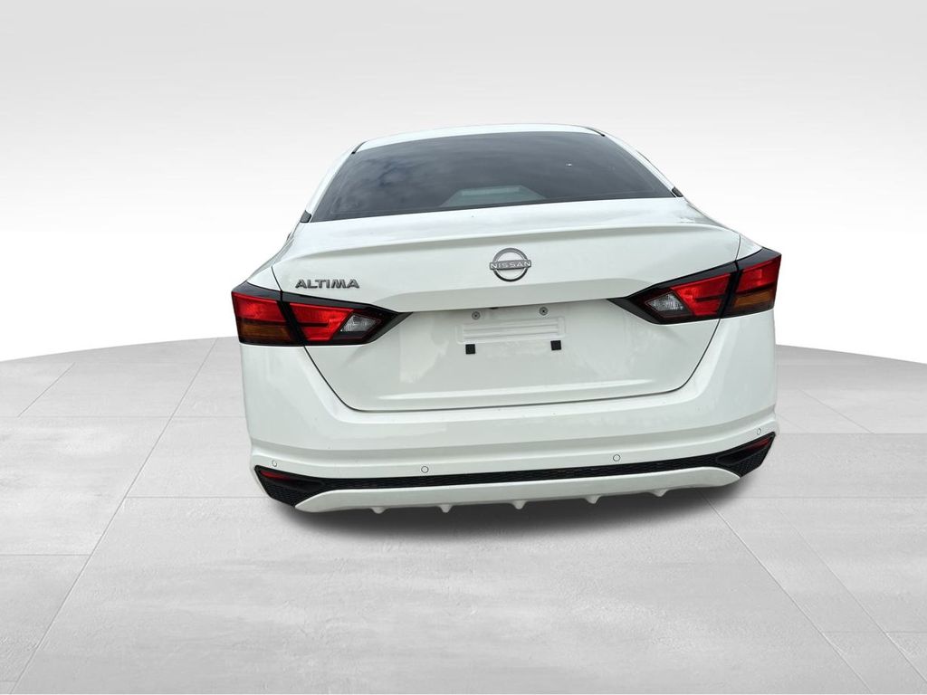2024 Glacier White Nissan Altima 2.5 S FWD Sedan