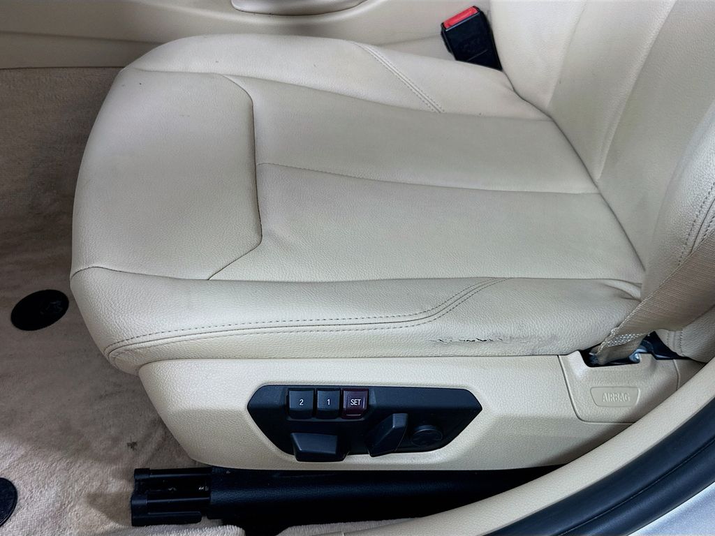 Thumbnail: 2015 BMW 3 Series - 18