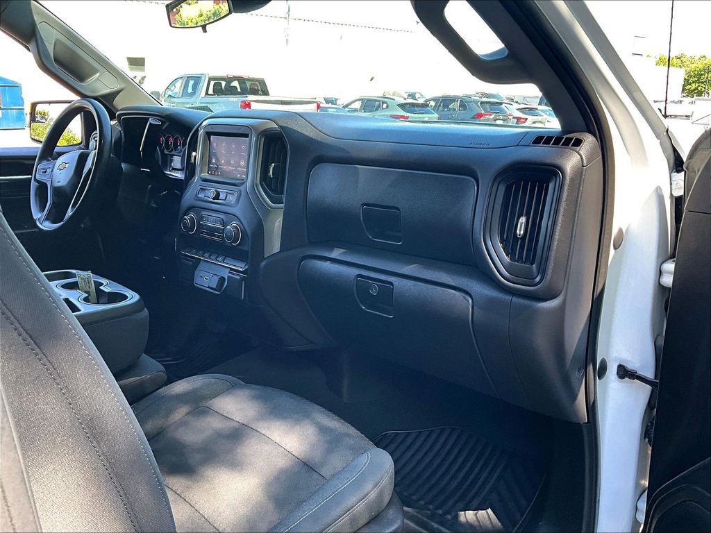 2023 Chevrolet Silverado 1500 — photo 13