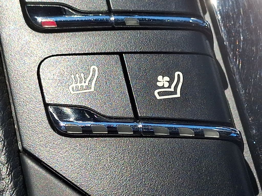 Thumbnail: 2012 Porsche Cayenne - 26