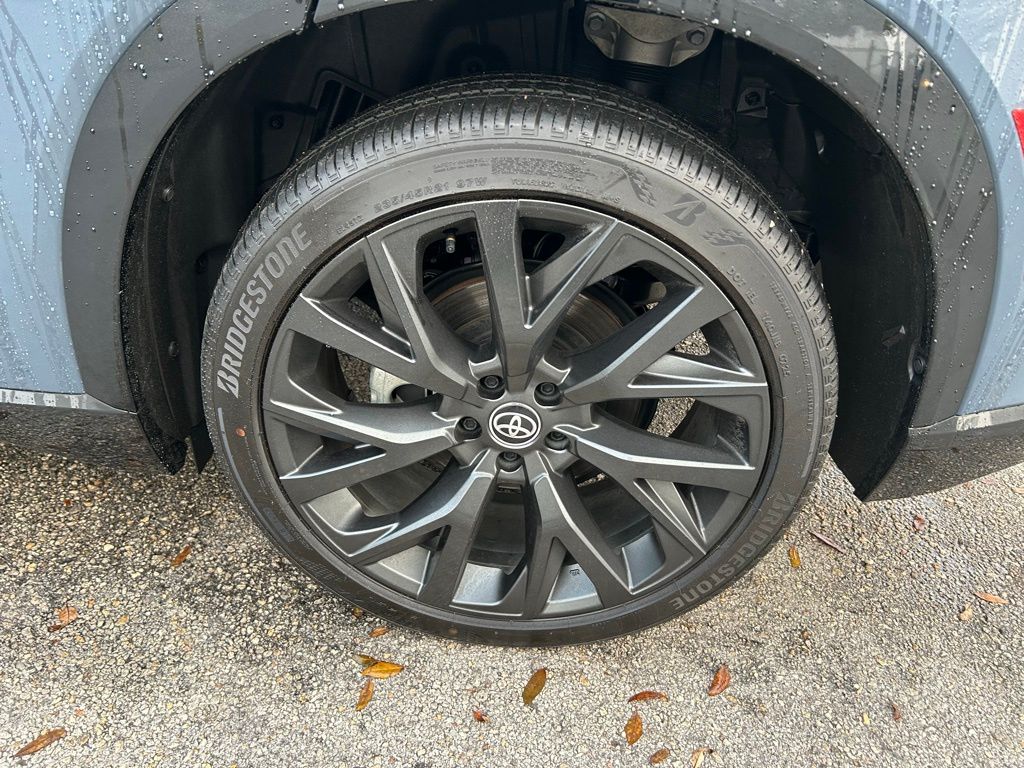 Thumbnail: 2025 Toyota Crown Signia - 9