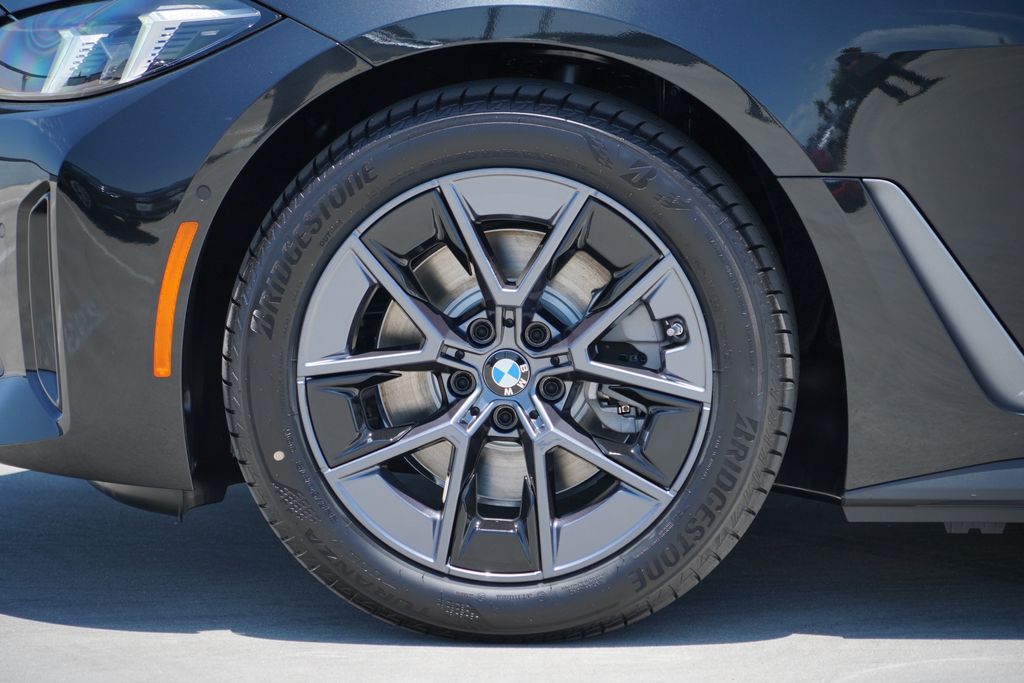Thumbnail: 2026 BMW i4 - 5