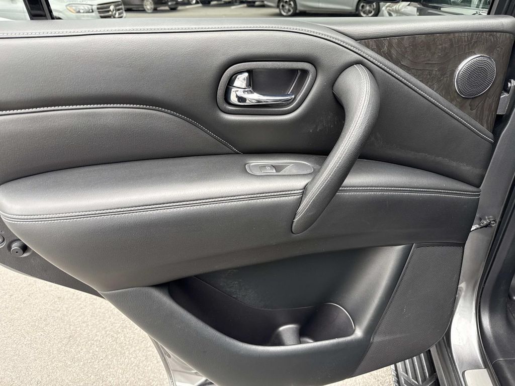 Thumbnail: 2020 INFINITI QX80 - 32