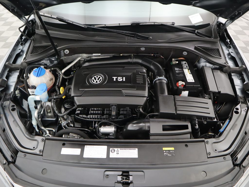 2017 Volkswagen Passat SE 28