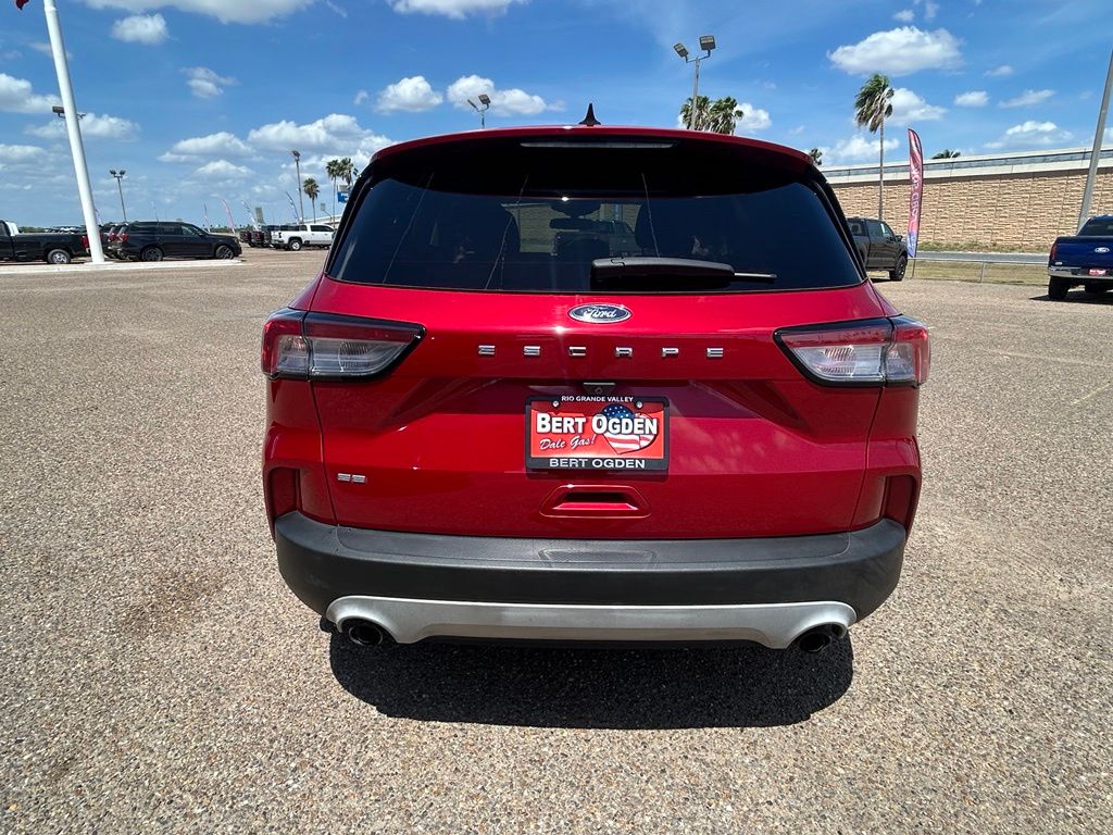 Used 2021 Red Ford SE image 5