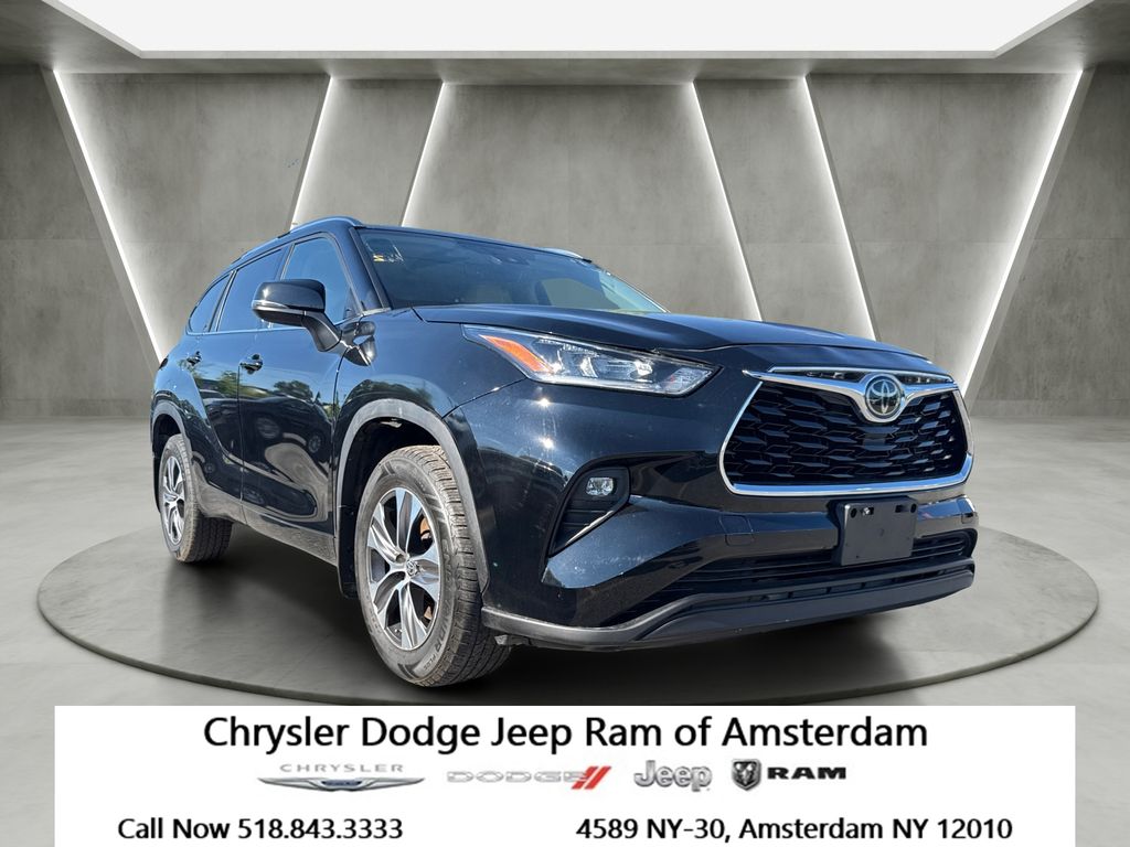 Midnight Black Metallic 2021 Toyota Highlander XLE AWD SUV / Crossover All-Wheel Drive 8-Speed Automatic