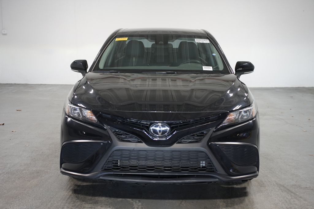 2024 Toyota Camry SE 2