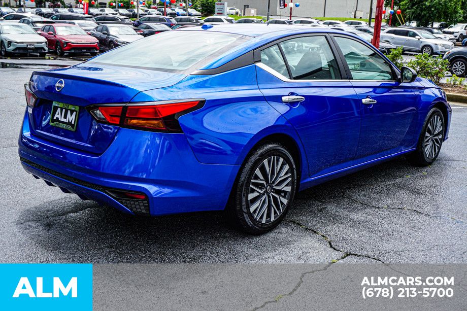 Used 2025 Blue Nissan 2.5 SV image 6