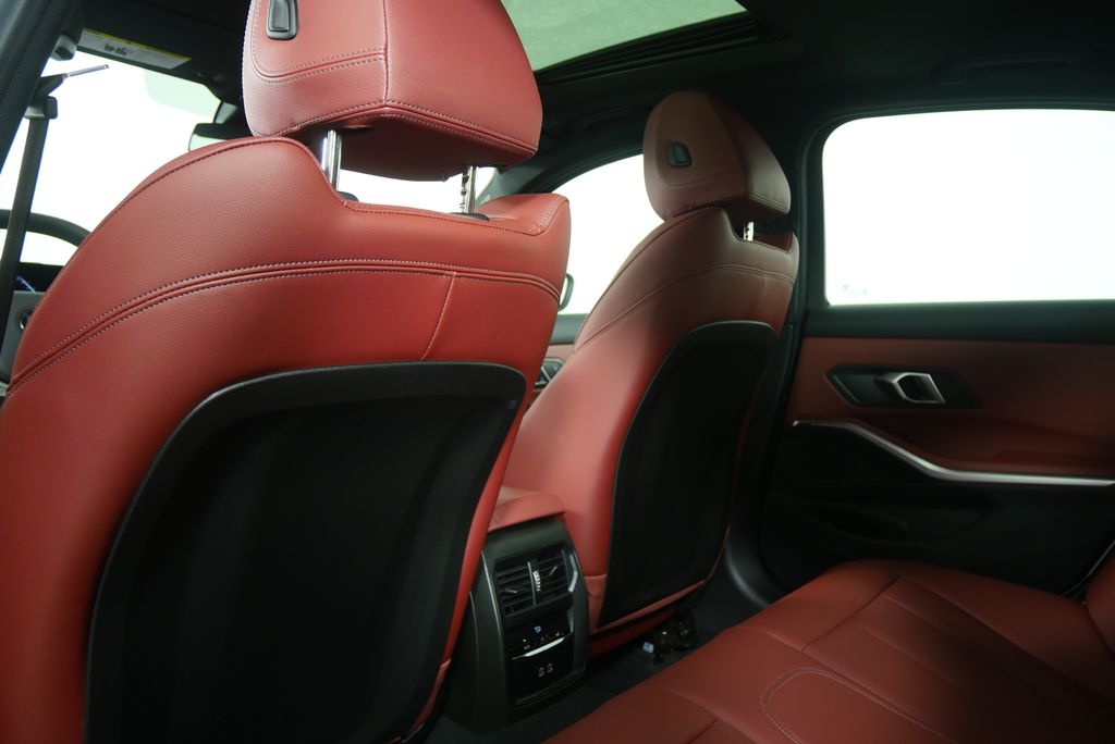 Thumbnail: 2025 BMW 3 Series - 16