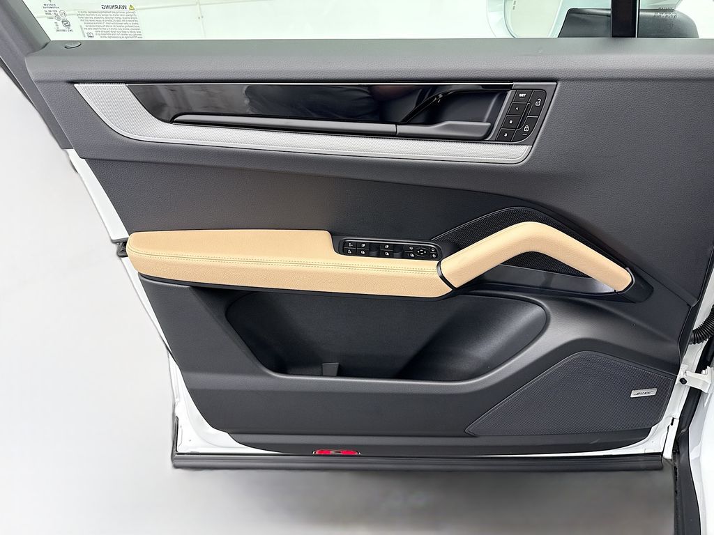 Thumbnail: 2026 Porsche Cayenne - 25