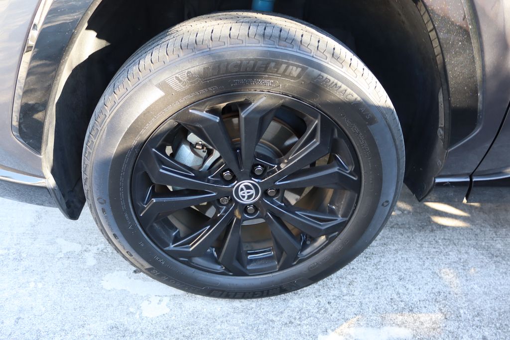 Thumbnail: 2023 Toyota RAV4 - 4