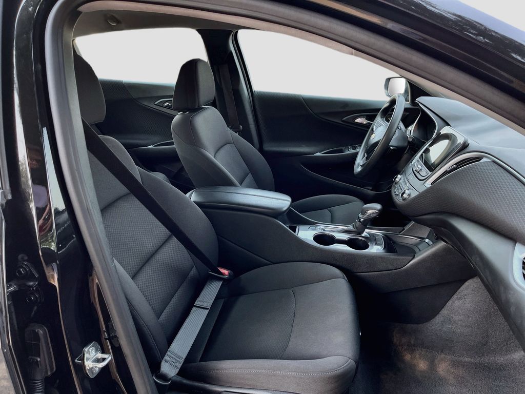 Used 2024 Black Chevrolet LT image 27
