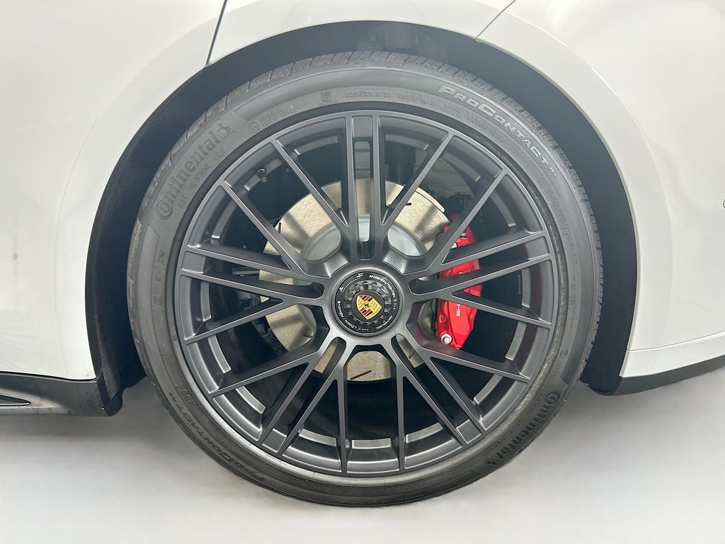 Thumbnail: 2026 Porsche Panamera - 32