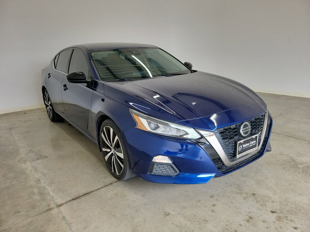 View vehicle photo 4