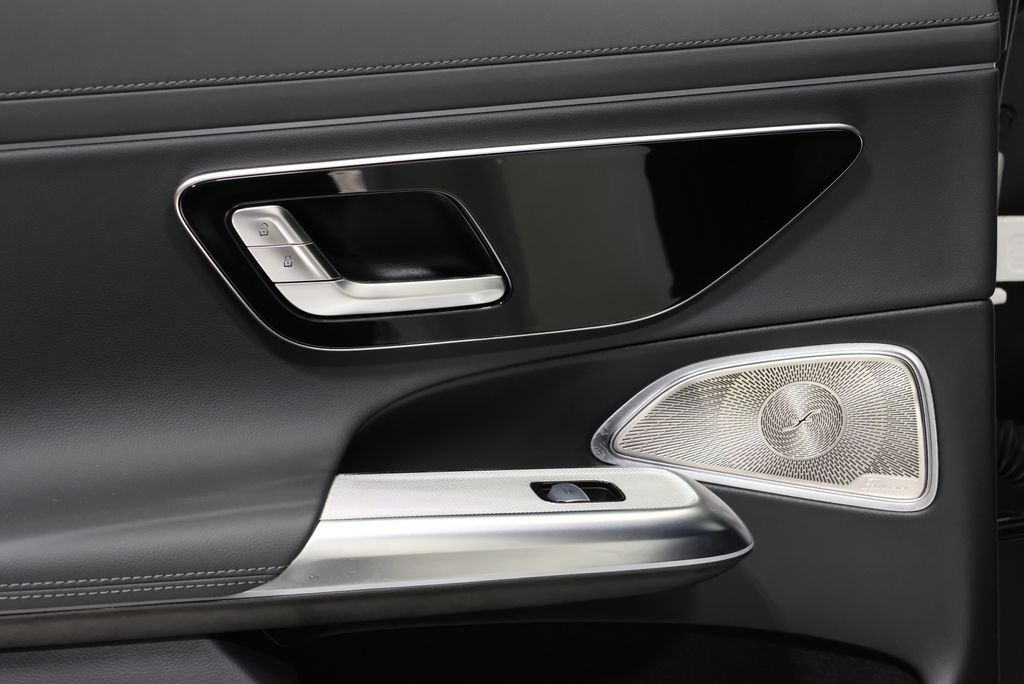 2025 Mercedes-Benz E-Class E350 - Photo 39