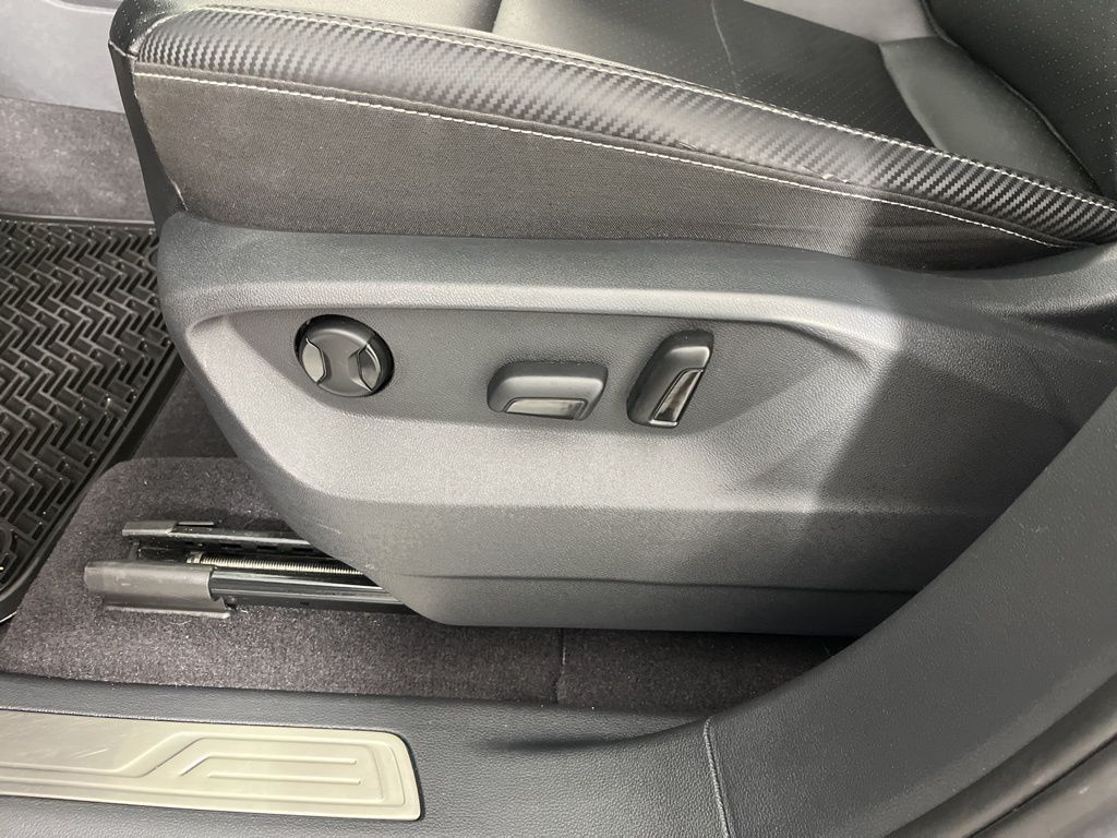 Thumbnail: 2021 Volkswagen Atlas - 24