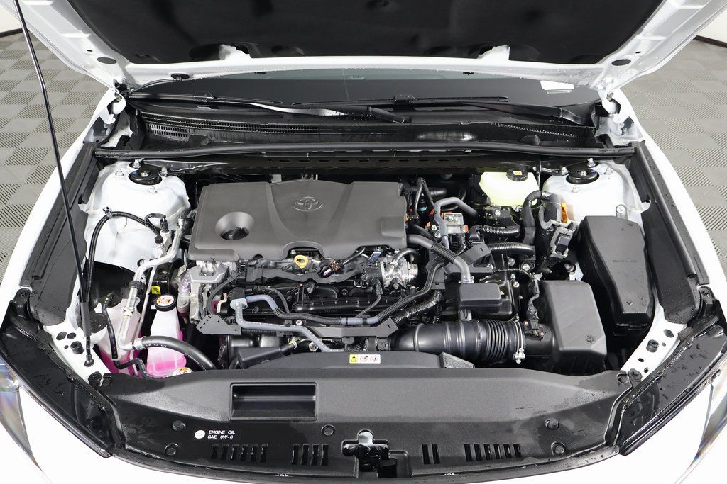2025 Toyota Camry SE 9