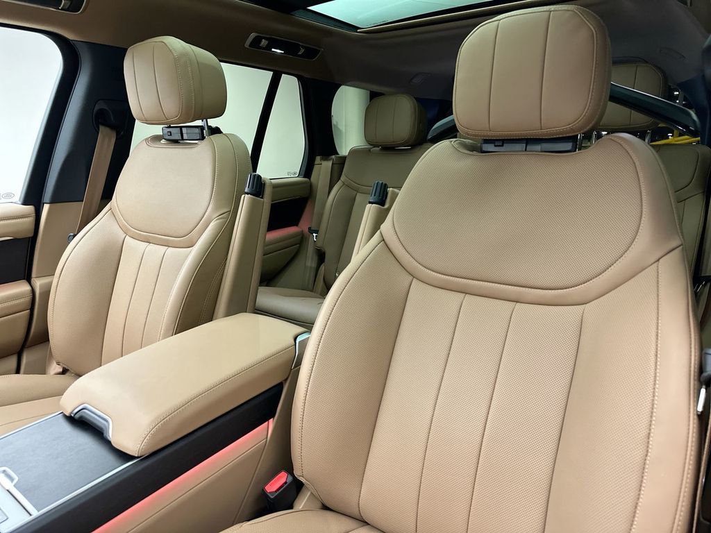 Thumbnail: 2026 Land Rover Range Rover - 18