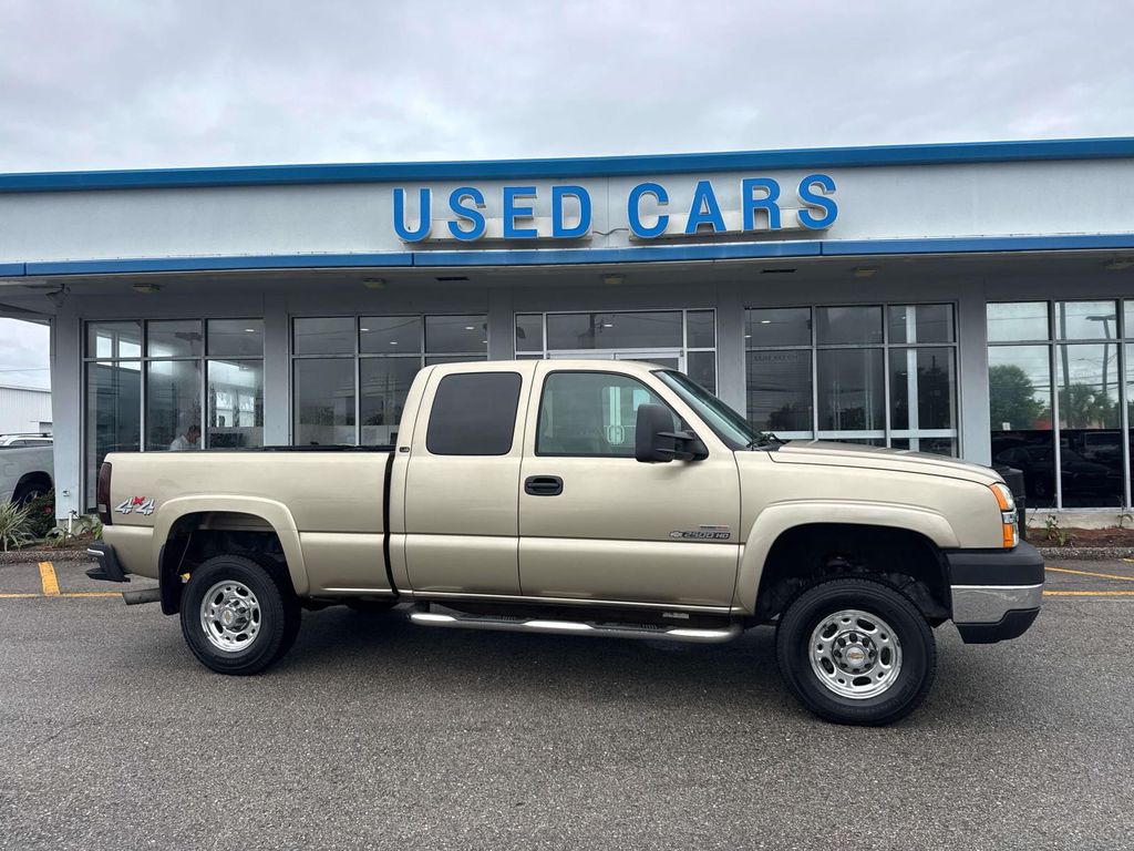 Sandstone Metallic 2004 Chevrolet Silverado 2500HD LS Extended Cab 4WD Pickup Truck Four-Wheel Drive 5-Speed Automatic