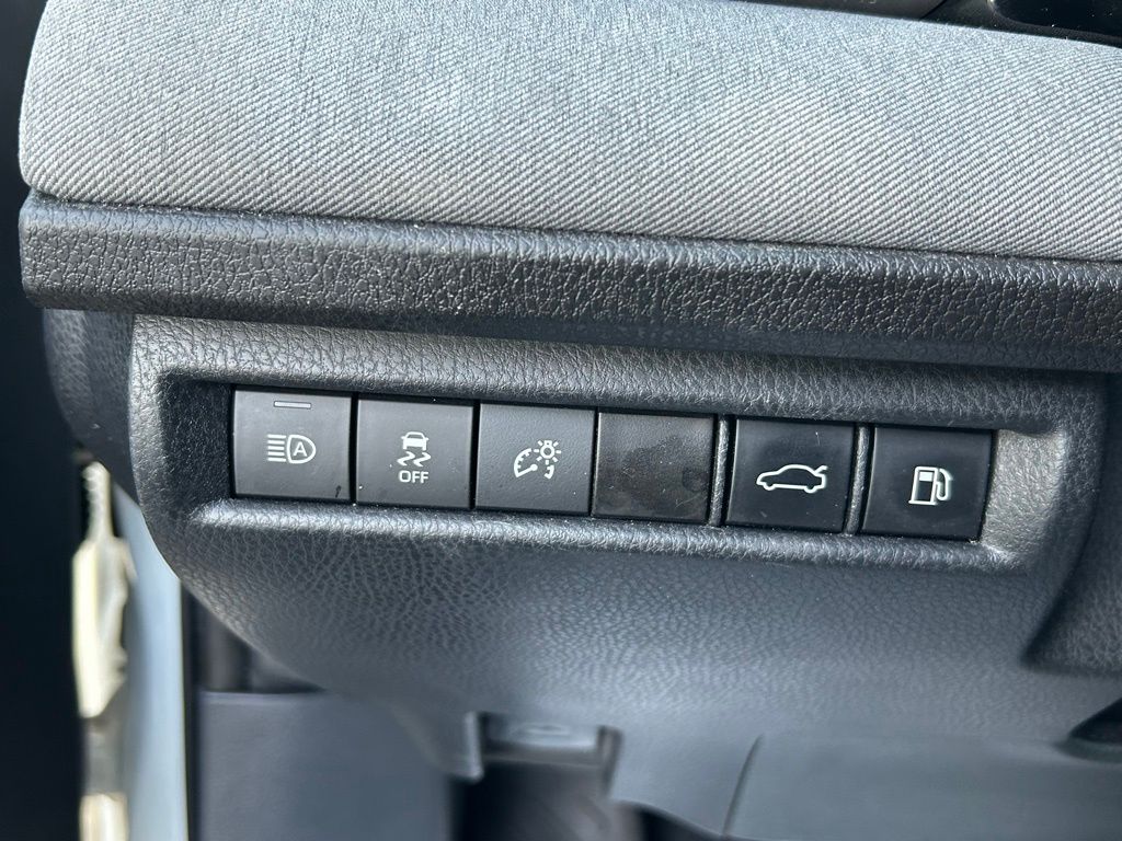 Thumbnail: 2025 Toyota Camry - 17