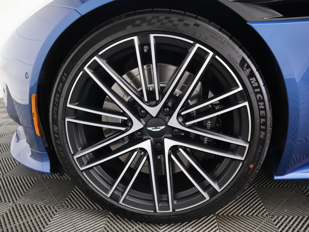 Thumbnail: 2025 Aston Martin DB12 - 30