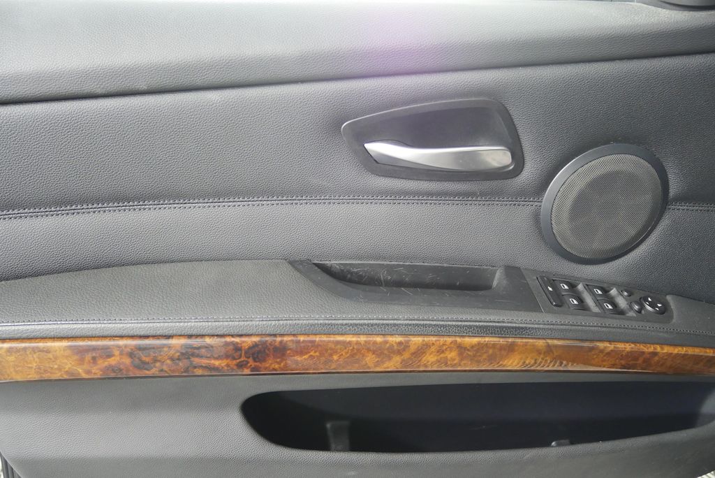2008 BMW 3 Series 328xi 9