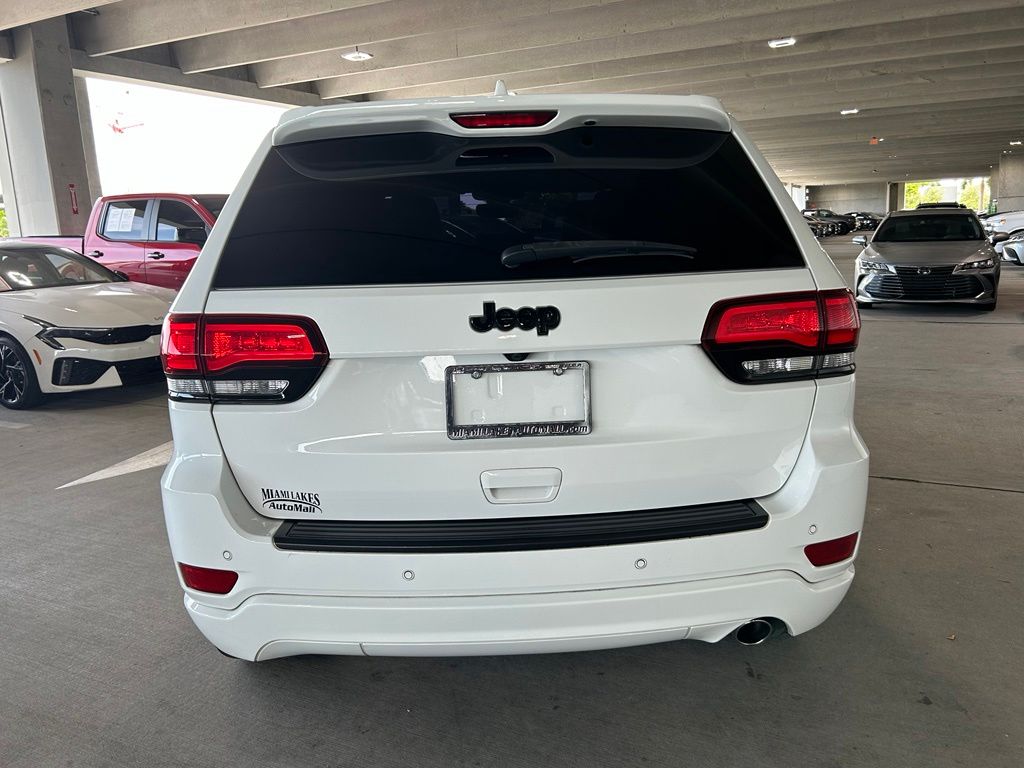 Used 2020 Bright White Clearcoat Jeep Altitude image 4