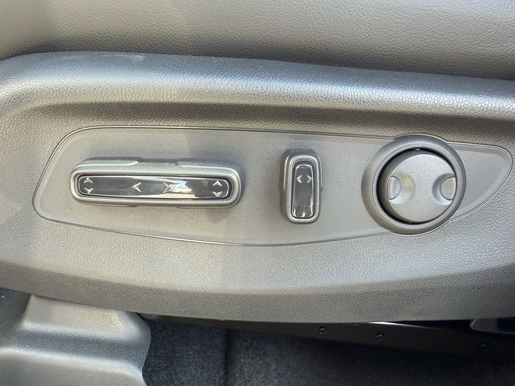 new 2026 Honda CR-V Hybrid car, priced at $41,675